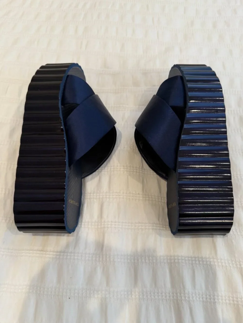 Tory Burch Scallop Satin Platform Wedge Sandals Navy Size 8